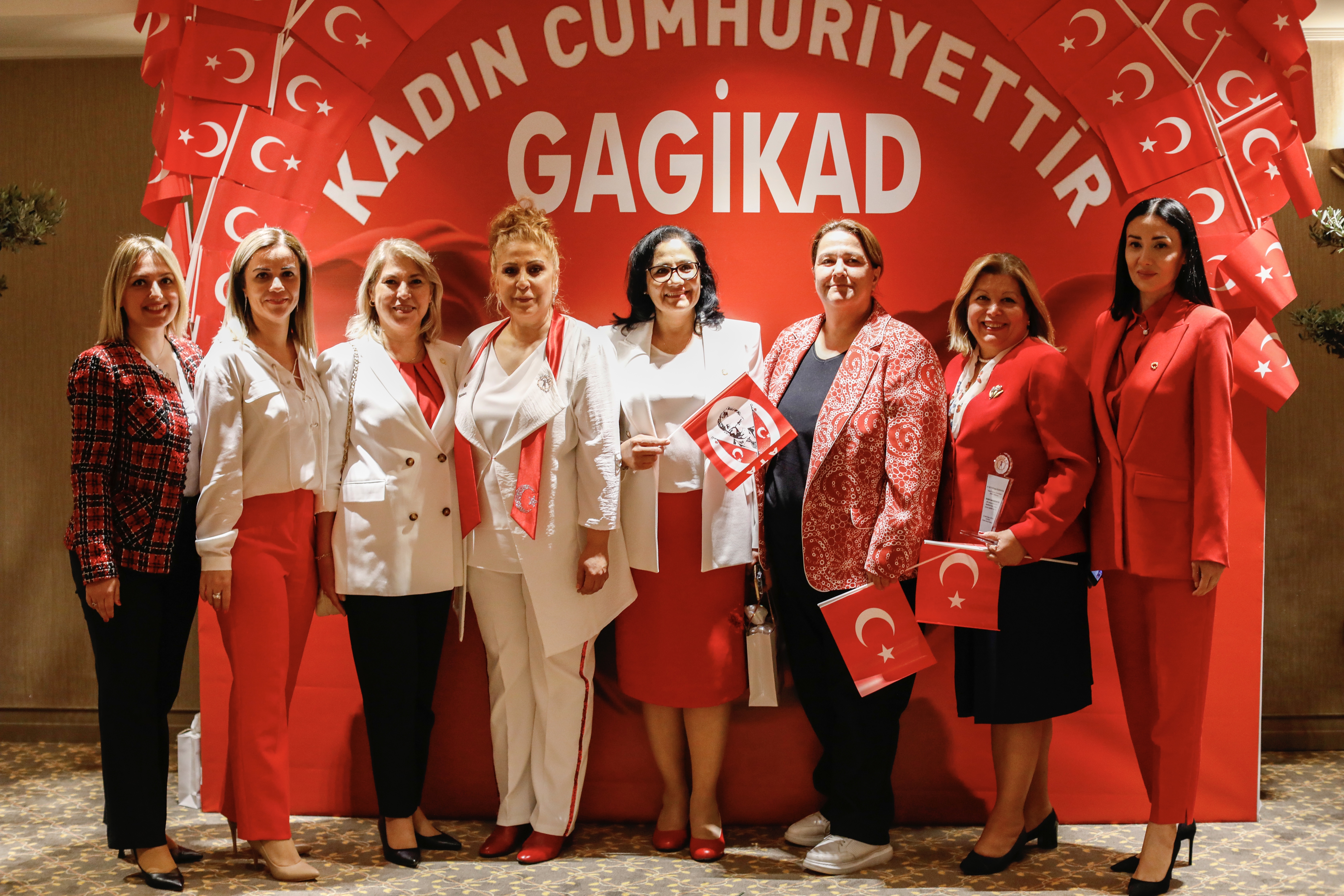 GAGİKAD ''KADIN CUMHURİYETTİR'' SEMPOZYUMU