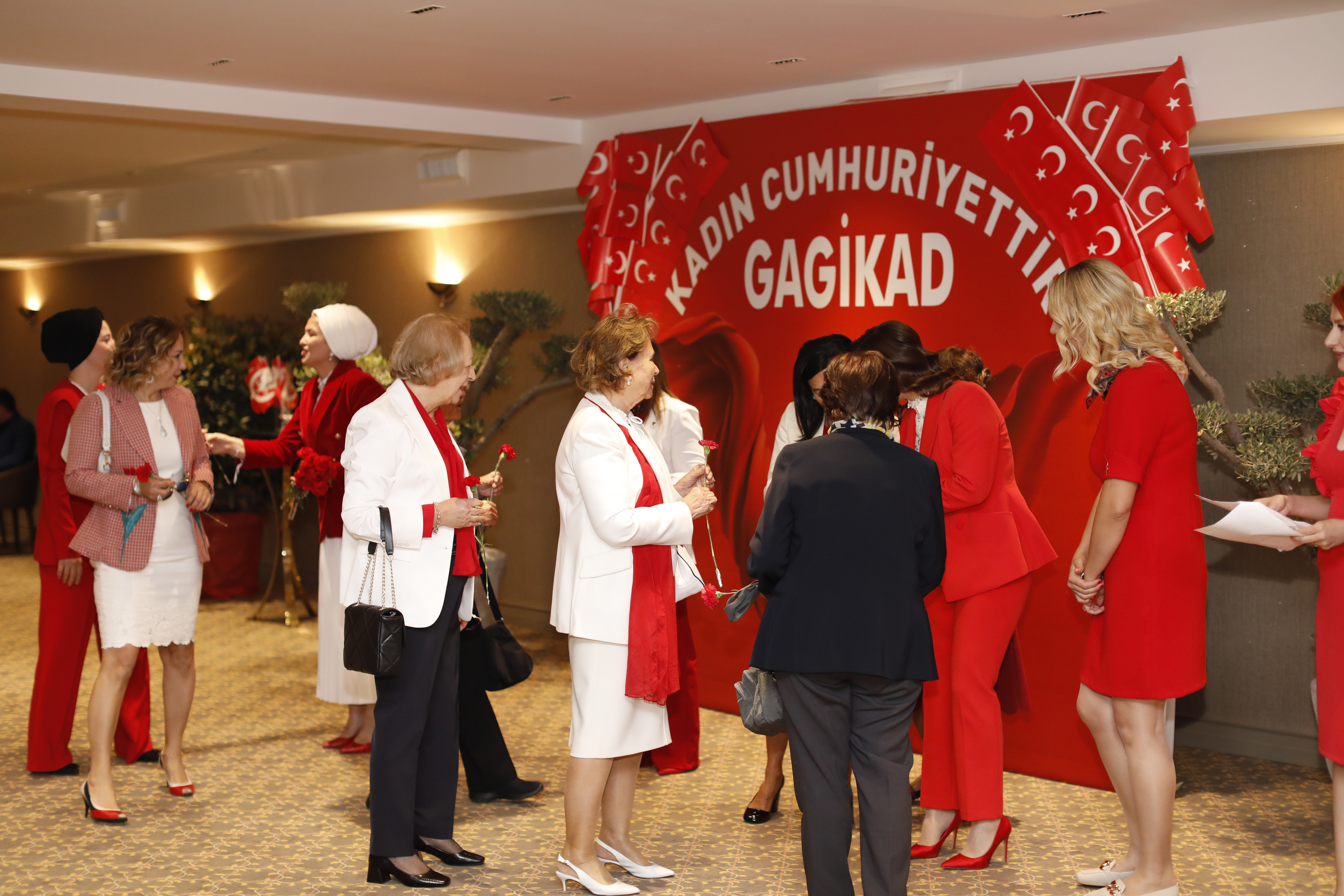GAGİKAD ''KADIN CUMHURİYETTİR'' SEMPOZYUMU