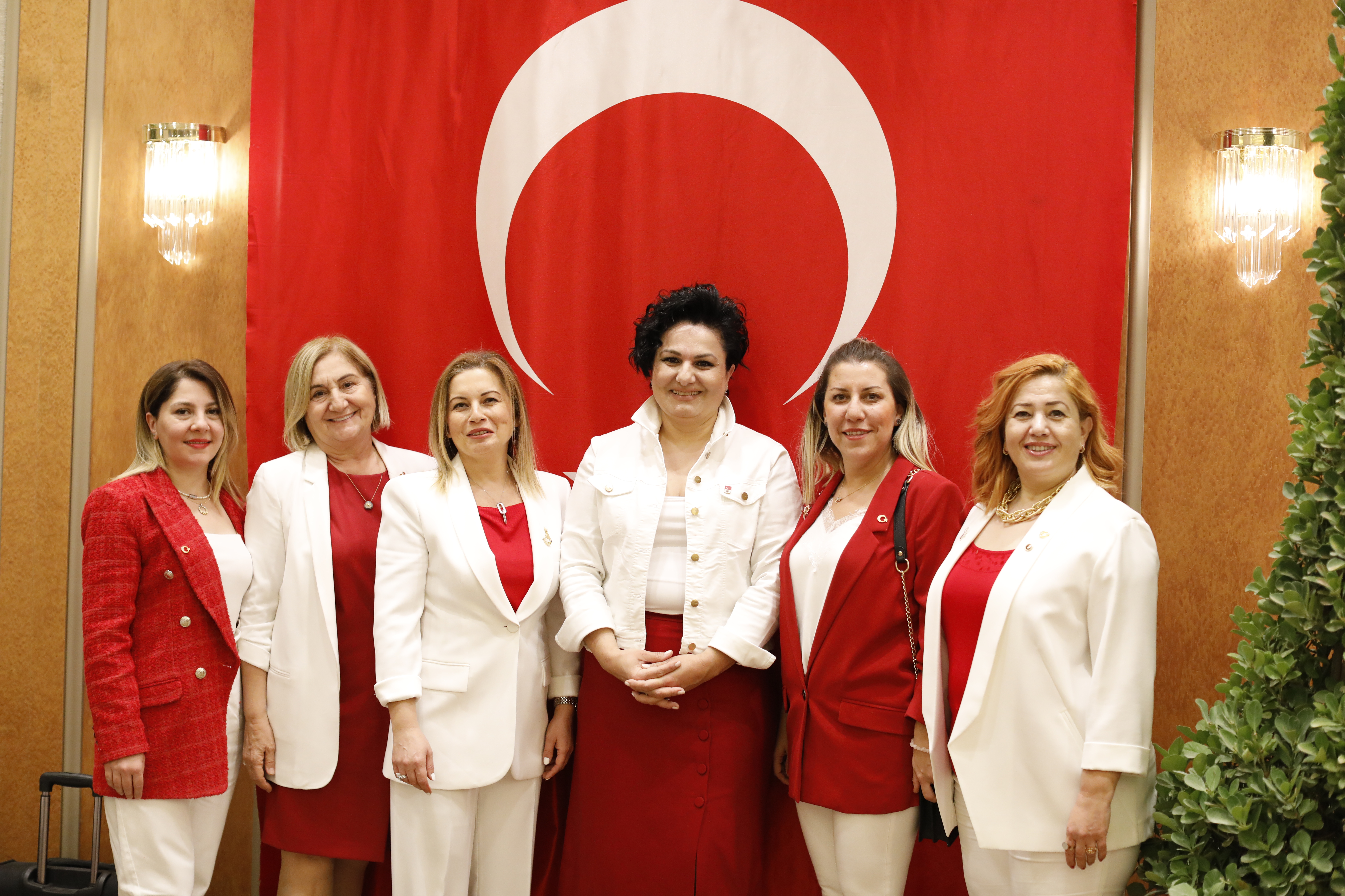 GAGİKAD ''KADIN CUMHURİYETTİR'' SEMPOZYUMU