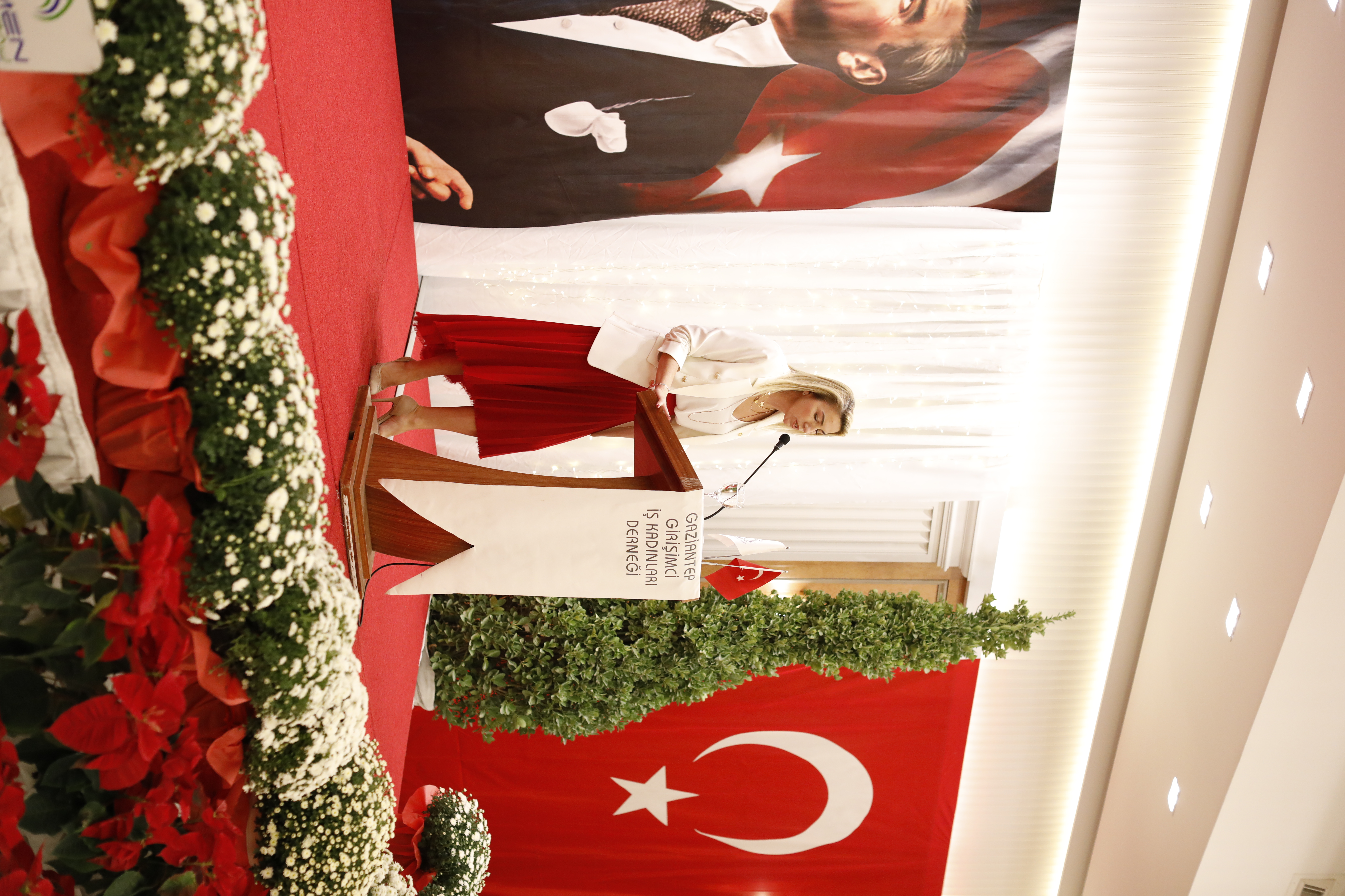 GAGİKAD ''KADIN CUMHURİYETTİR'' SEMPOZYUMU