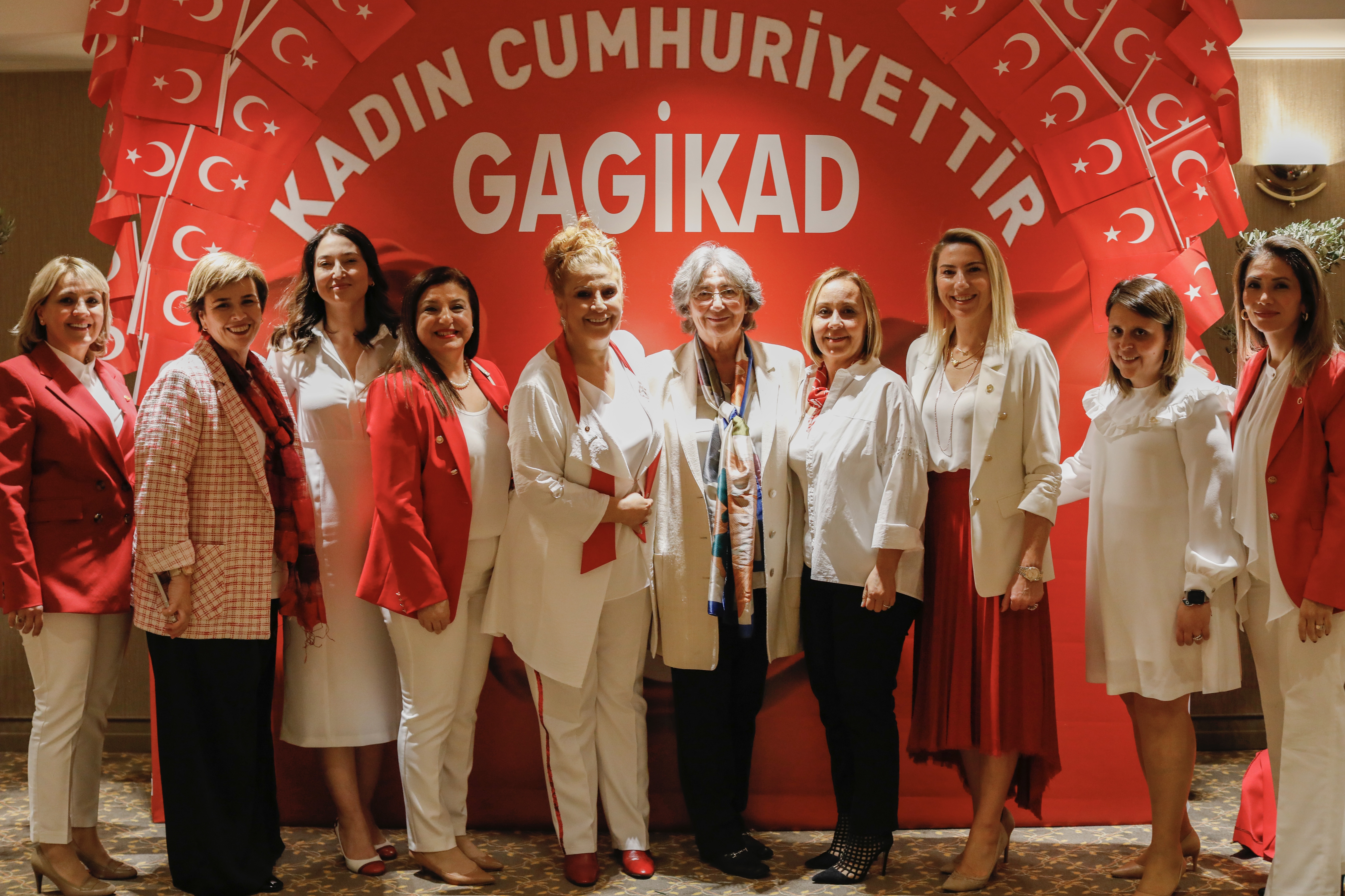GAGİKAD ''KADIN CUMHURİYETTİR'' SEMPOZYUMU