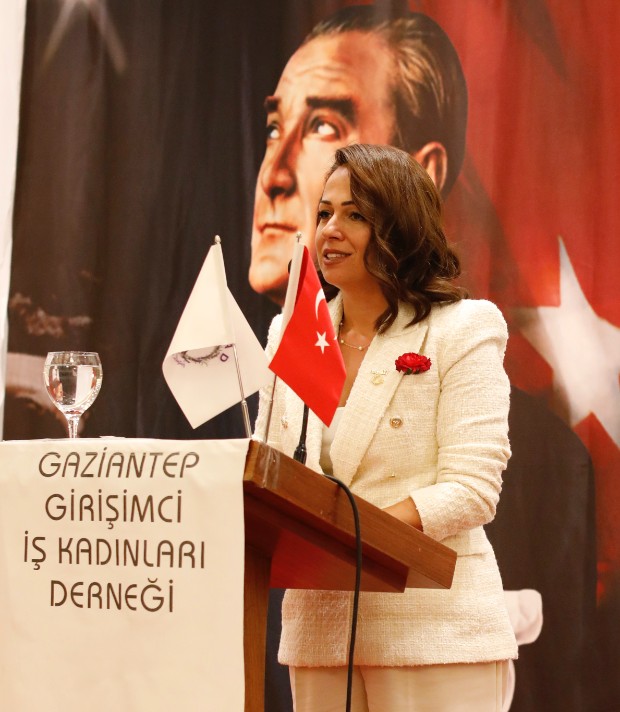 GAGİKAD ''KADIN CUMHURİYETTİR'' SEMPOZYUMU