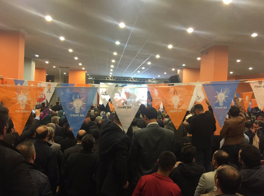 Gaziantep AK Parti'de davullu zurnalı kutlama