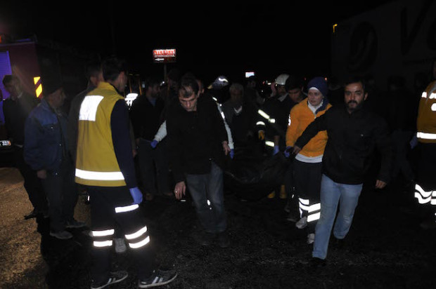 Zincirleme Kaza : 2 ölü, 4 yaralı
