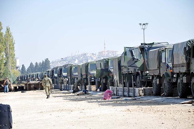Askeri konvoy Gaziantep'te