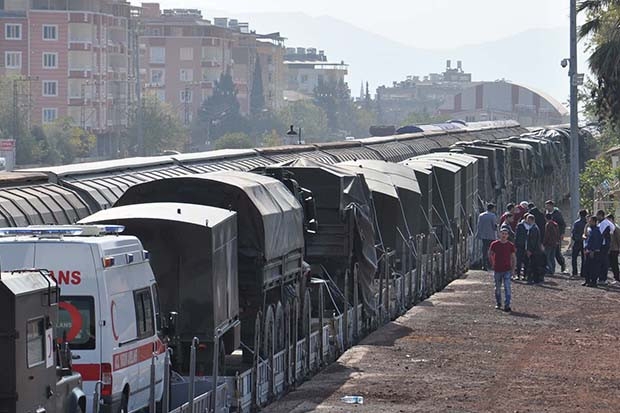 İslahiye'ye askeri araç ve personel sevkiyatı