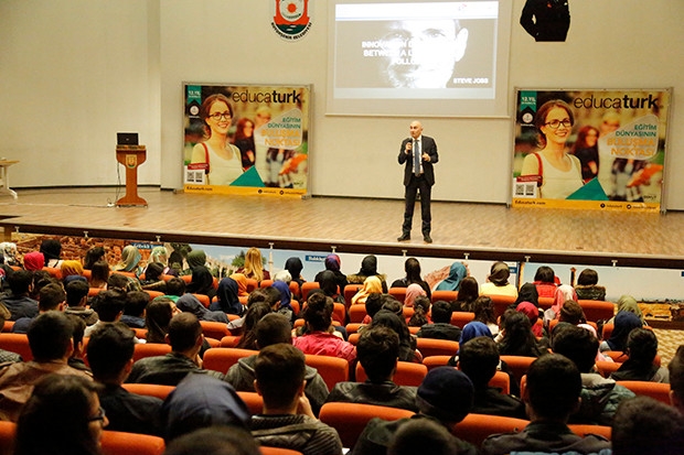 Eğitim Fuarında HKÜ'ye yoğun ilgi