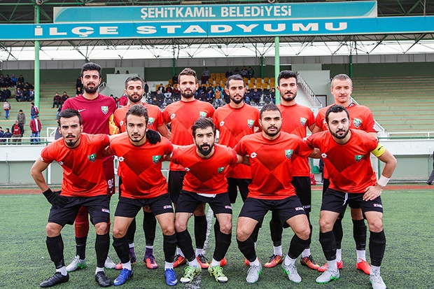 Şehitkamil 3 puanı 3 golle aldı