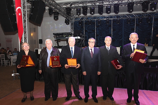 İnşaat mühendislerine vefa plaketi