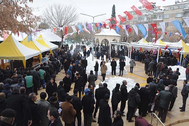 Gaziantep'te, şehitler için pilav dağıtıldı