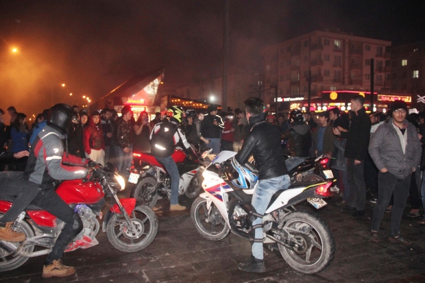Gaziantep’te Suriyeliler motosikletlerle yılbaşını kutladı