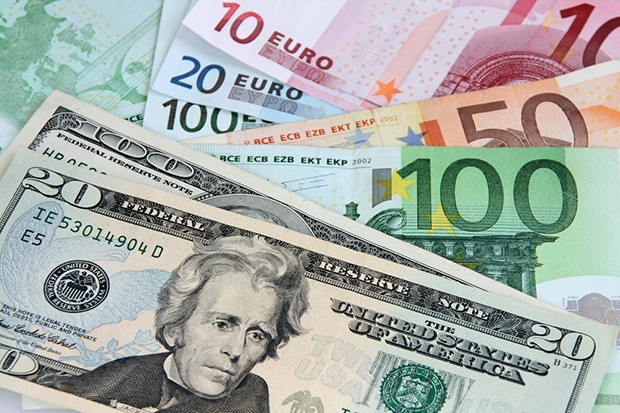 Dolar ve euro sert yükseldi