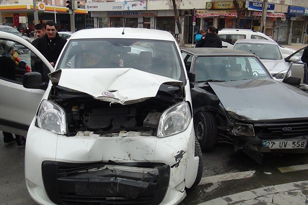 Gaziantep'te zincirleme trafik kazası