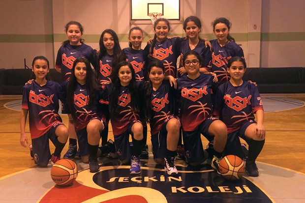 Seçkin Koleji basketbolda yarı finalde