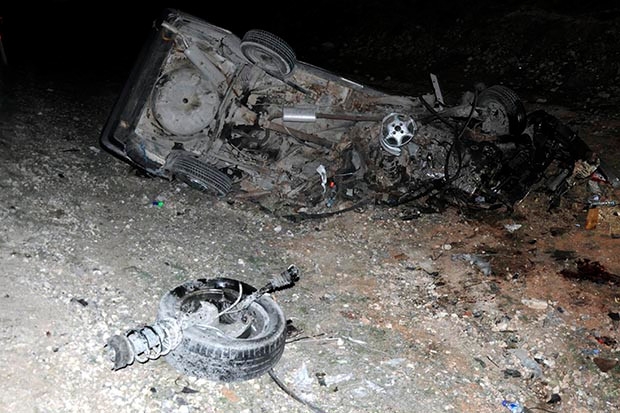 Gaziantep'te otomobiller çarpıştı: 3 ölü, 7 yaralı
