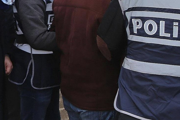 FETÖ'nün 9 imamı tutuklandı