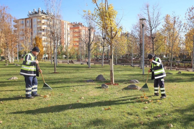 Şehitkamil’deki parklarda hummalı çalışma başlatıldı