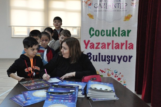 Çocuklar yazarlarla buluşmaya devam ediyor