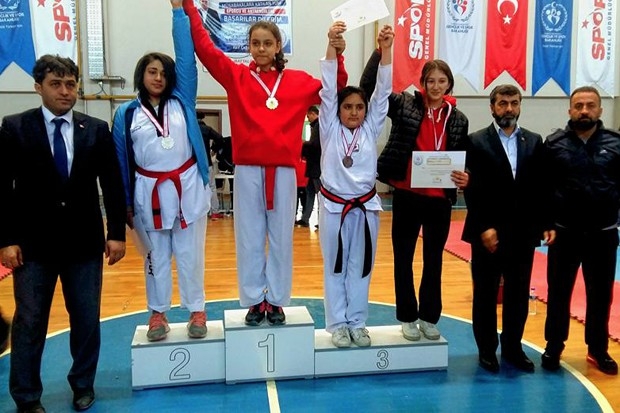 Şahinbey taekwondo takımına, 2 altın  madalya