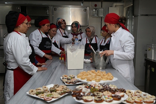 GASMEK Türkiye’nin en iyi on yemek kursu arasına girdi