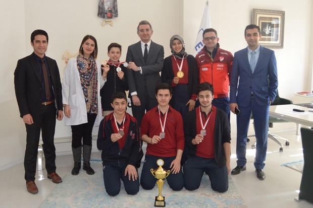 Erdem Okulları sporcuları şampiyonaya yükseldi