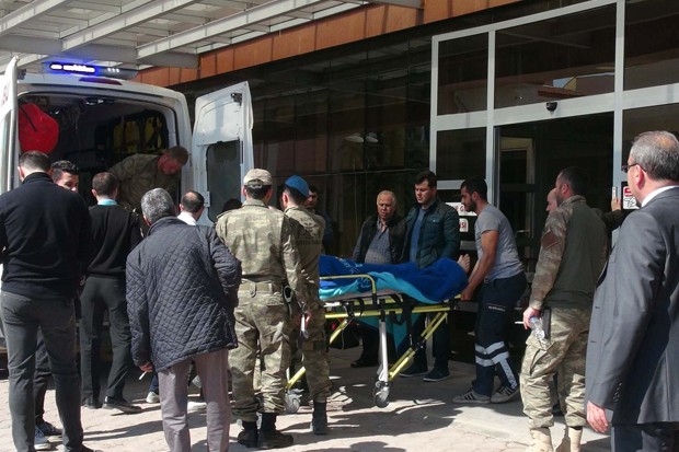 Yaralı askerler Türkiye'ye getirildi