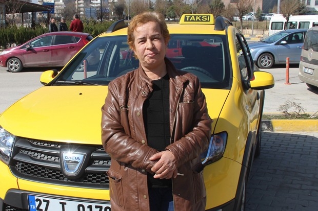 Gaziantep’in tek kadın taksi şoförü erkeklere taş çıkartıyor