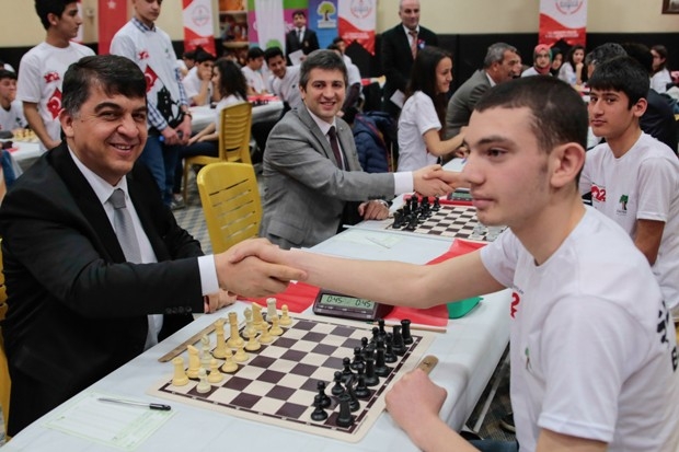 Çanakkale şehitleri anısına satranç turnuvası düzenlendi