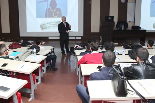 Prof. Dr. Cesur’dan Hekimlik Gözüyle Kader konferansı