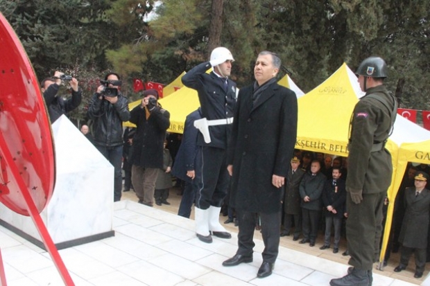 Çanakkale zaferinin 102. yıl dönümünde şehitler anıldı