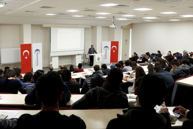 ''Küresel çağda nasıl bir gençlik'' konferansı düzenlendi