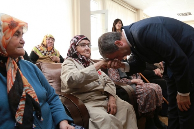 Tahmazoğlu, Yaşlılar Haftasını kutladı