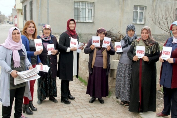 Ak Partili kadınlar, referandum çalışmalarını sürdürüyor