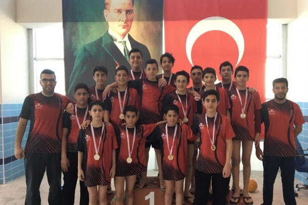 Şehitkamil, su sporlarında her kulvarda başarılı