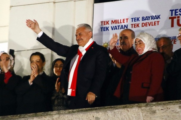 Başbakan Binali Yıldırım, balkon konuşması yaptı