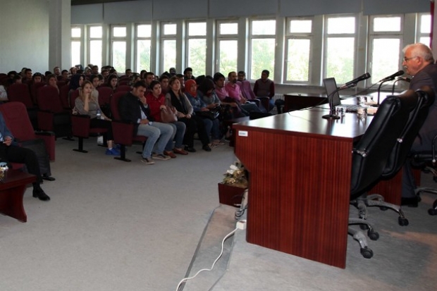 Osmanlı'dan Günümüze Milli Egemenlik ve Atatürk konferansına yoğun İligi