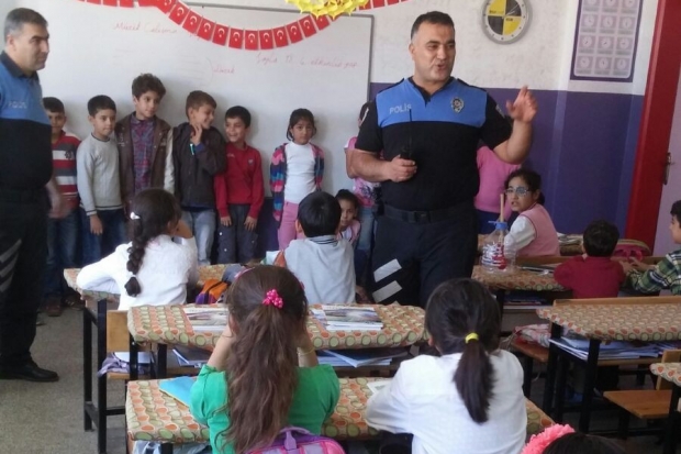 İlkokul öğrencilerine polis mesleği tanıtıldı