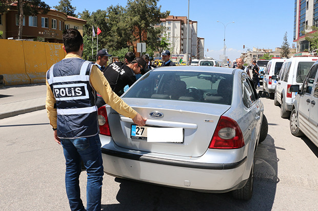Gaziantep polisi denetimlere devam ediyor