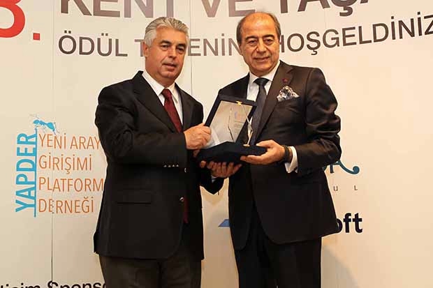 Zeki Konukoğlu’na, “Başarılı yönetim” kategorisinde ödül verildi