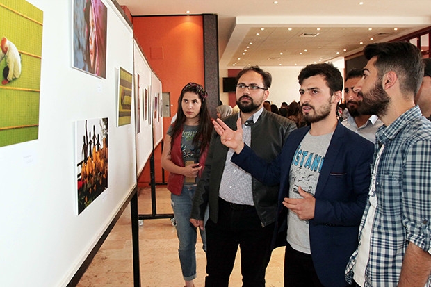 Gaziantep Üniversitesi Fotoğraf Topluluğu öğrencileri sergi açtı