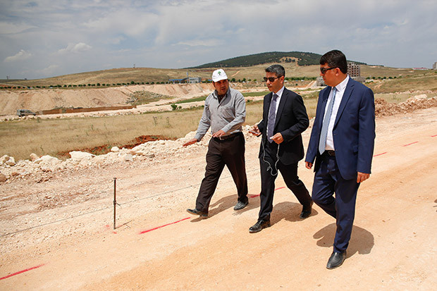 Başkan Fadıloğlu, Fıstıklık Mahallesi'nde çalışmaları inceledi