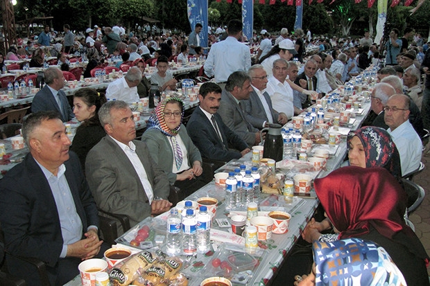 Fatma Şahin Arabanlılarla iftarda buluştu