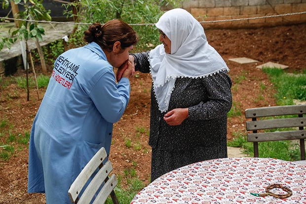 Vefa Hizmeti ile ilk 6 ayda bin 390 yaşlının yüzü güldü