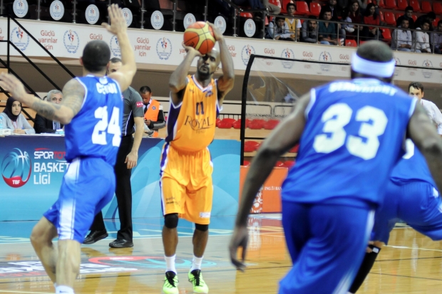 Royal Halı Gaziantep-Demir İnşaat Büyükçekmece: 86-74