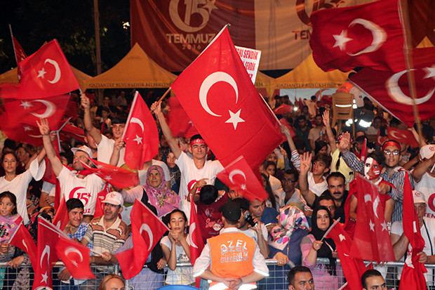 Gaziantepliler, 15 Temmuz Demokrasi Meydanını doldurdu