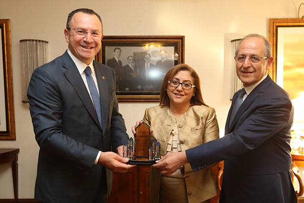 Fatma Şahin’den Gülsan Holding’e Gümkart teşekkürü