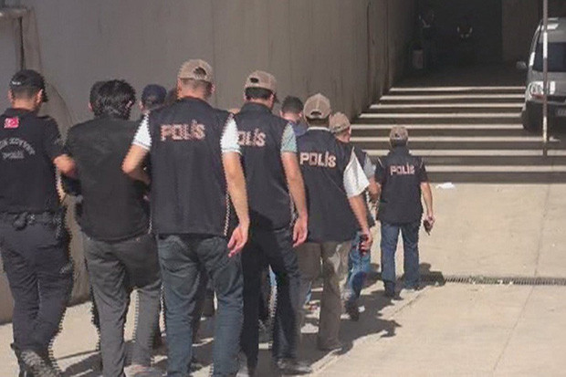 Gaziantep ve Hatay'da 5 canlı bomba ile eylemcileri yönlendiren 1 kişi yakalandı