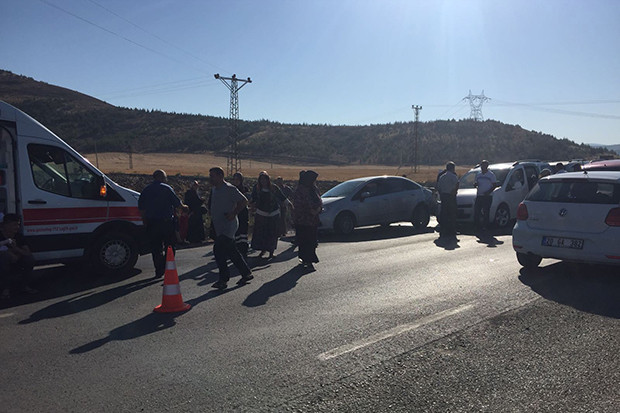 Gaziantep'te trafik kazası: 5 araç birbirine girdi