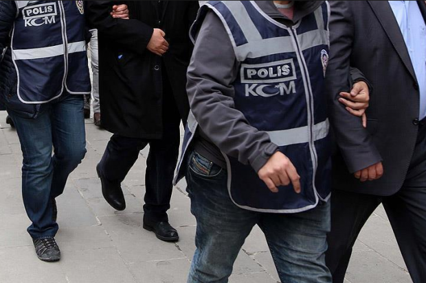 Gaziantep'te iş adamlarına FETÖ operasyonu: 4 gözaltı