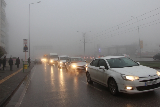 Yoğun sis yaşamı olumsuz etkiledi